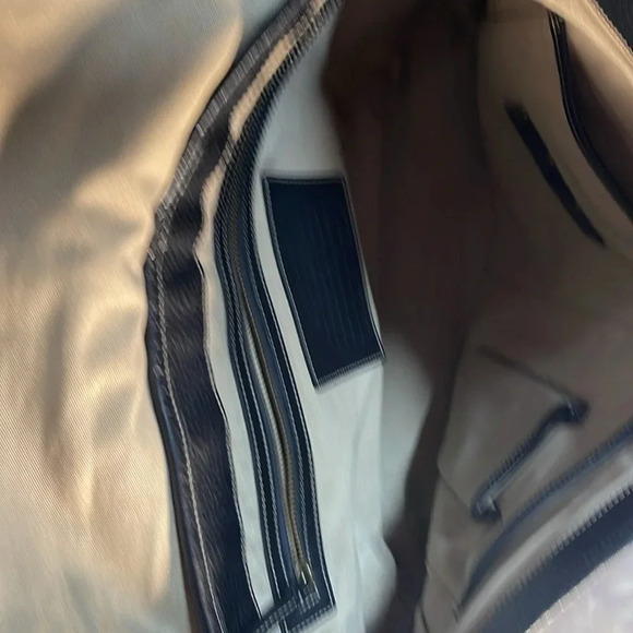 Coach Large Leather Messenger Bag high quality top grain leather brass ** - Picture 9 of 11